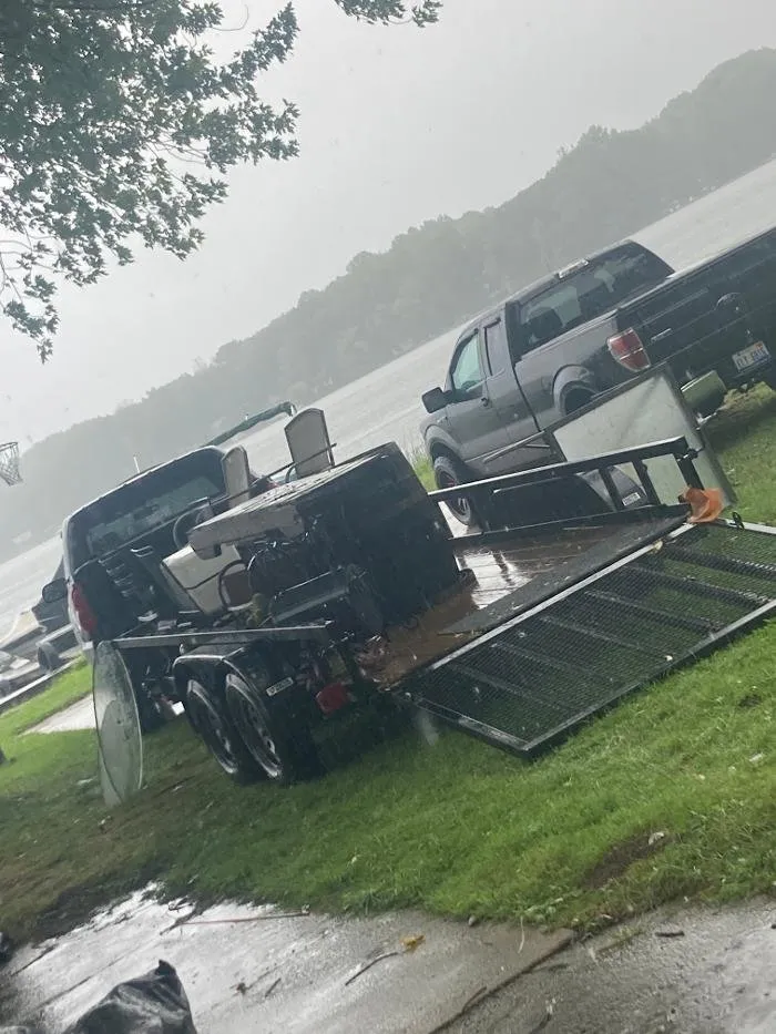 Reliable residential landscaping in Kalamazoo, MI by 2 Fellaz 2 Trucks & Bros