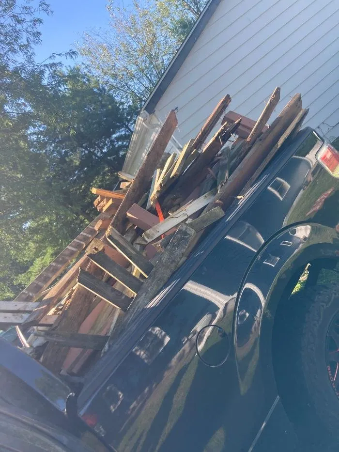 Local landscaping services for homes in Kalamazoo, MI by 2 Fellaz 2 Trucks & Bros