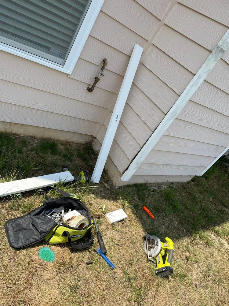 Top-rated yard maintenance for residential properties in East Point, GA by 2 Men A Truck And A Trailer