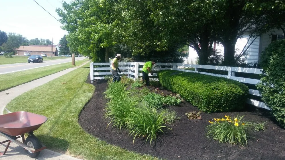 Expert garden landscaping in Columbus, OH by 2 Neighbors & a Lawnmower