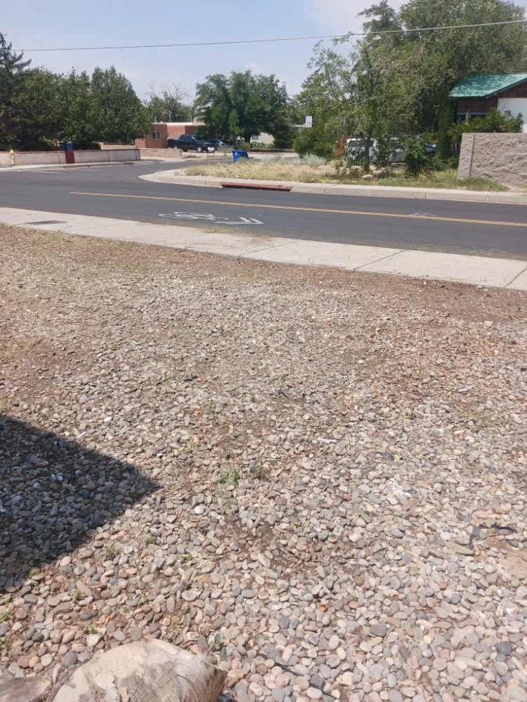 Affordable yard maintenance for homes across Albuquerque, NM - 2 Neighbors Work