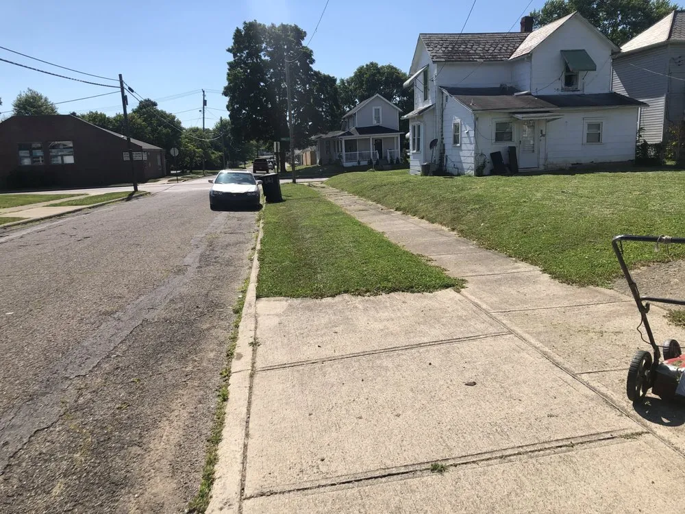 Expert lawn mowing service in Lancaster, OH - 20 Bucks Cuts