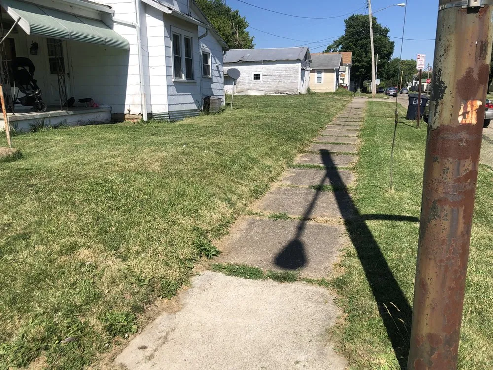 Affordable yard cleanup service in Lancaster, OH - 20 Bucks Cuts