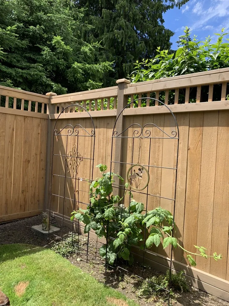 Local residential landscaping in Renton, WA - 206 Fencing
