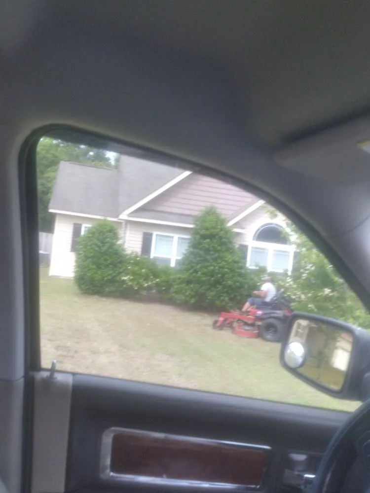 Reliable lawn care service near you across Linden, NC - 208 Gomez Lawn Care