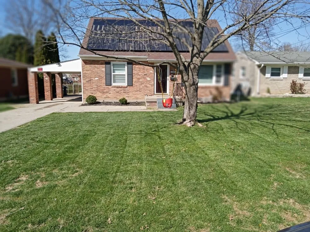 Top-rated yard maintenance in Louisville, KY - 21 Blades Lawn Care and Services