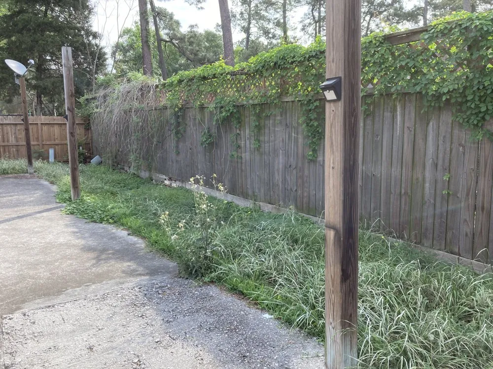 Affordable lawn mowing service in Huffman, TX - 2100 Lawn Cutters