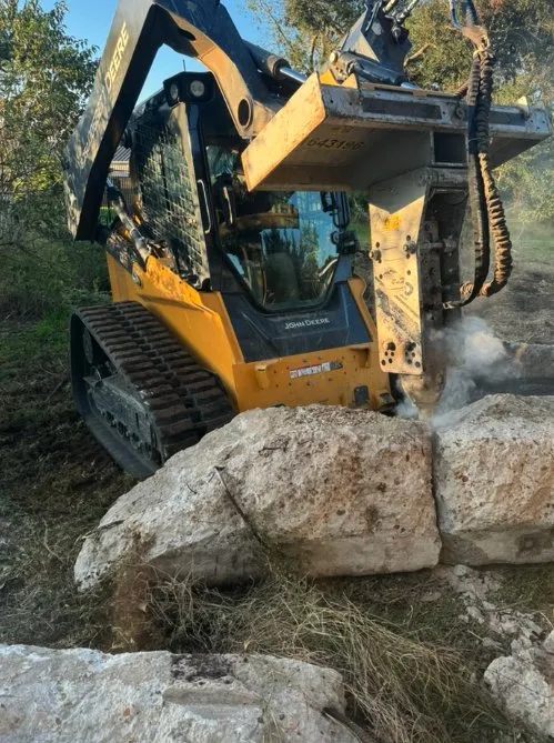 Custom residential landscaping in Raceland, LA - 28 Blue Construction