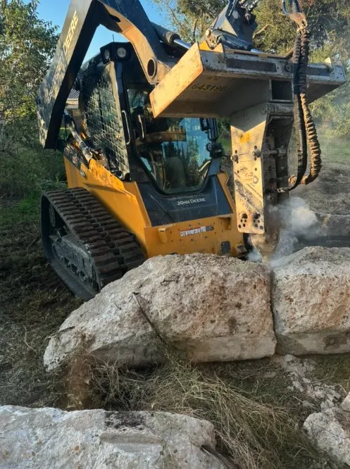 Professional lawn mowing service in Raceland, LA - 28 Blue Construction