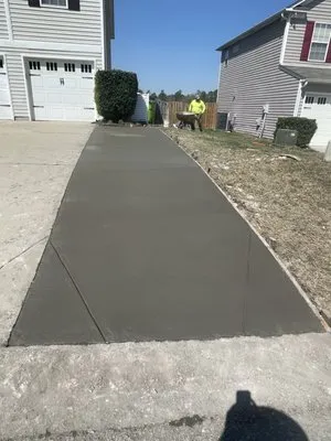 286 Landscaping and Concrete Solutions Logo