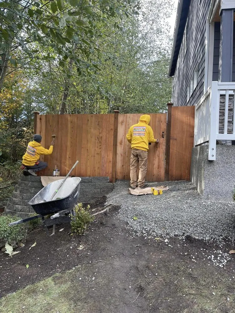Trusted yard cleanup service in Lynnwood, WA by 2Bellas Landscaping Services