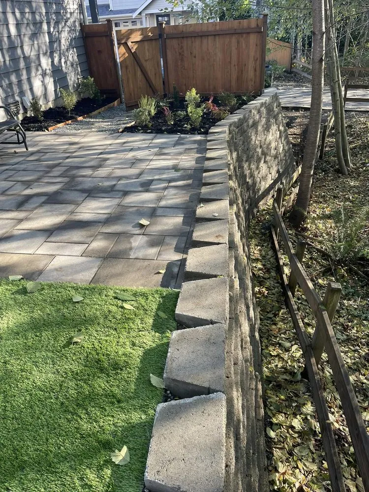 Local lawn care service for beautiful yards in Lynnwood, WA by 2Bellas Landscaping Services