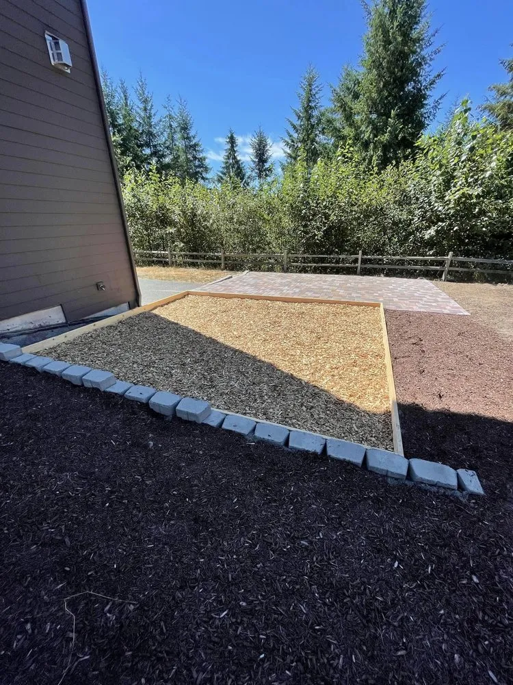 Reliable lawn care service in Lynnwood, WA - 2Bellas Landscaping Services