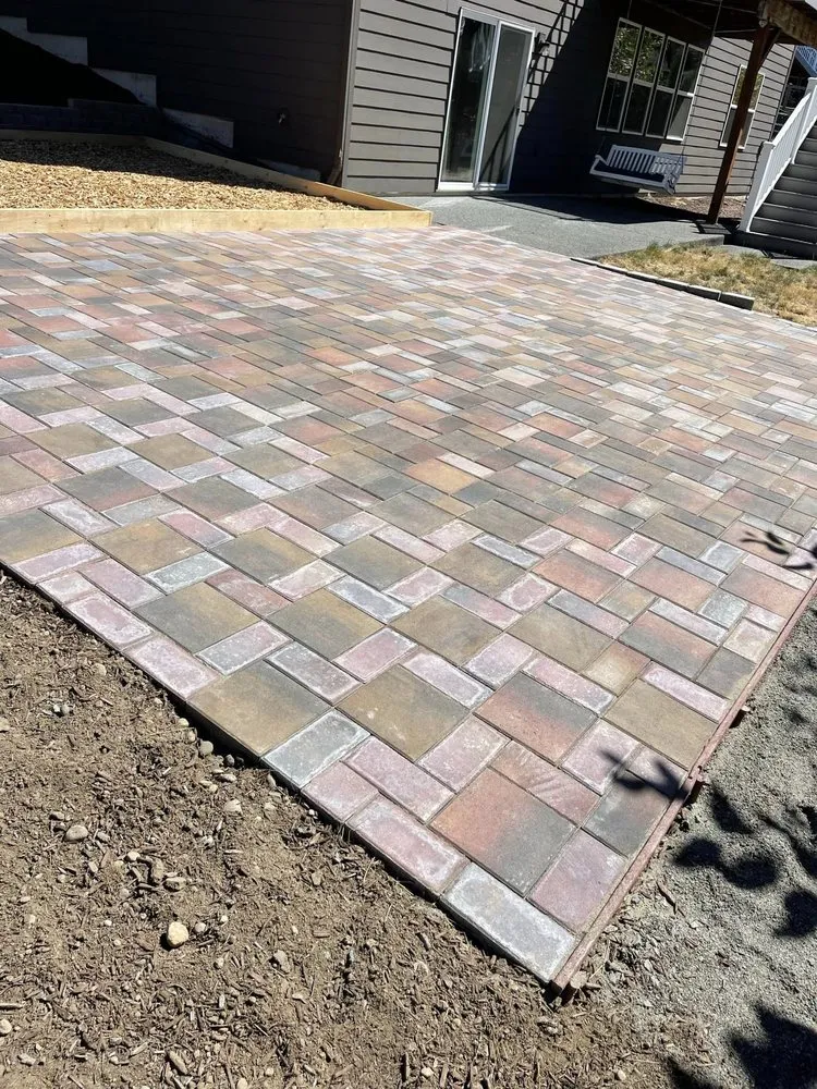 Expert yard cleanup service near you across Lynnwood, WA - 2Bellas Landscaping Services