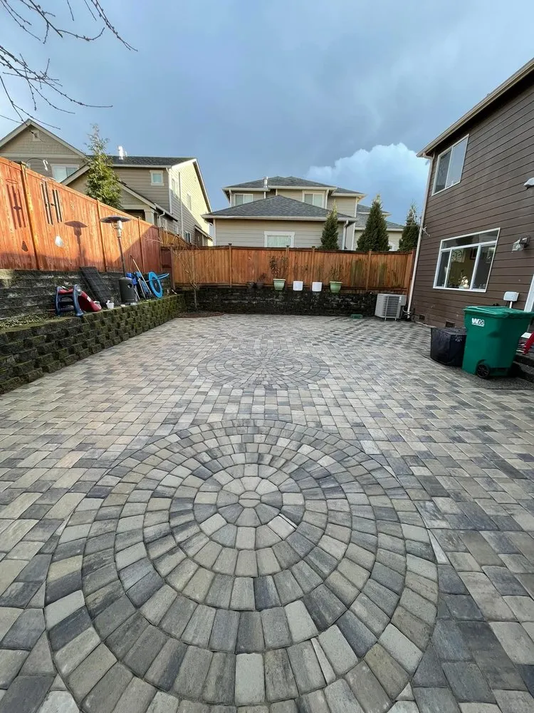 Top-rated landscape design experts serving Lynnwood, WA - 2Bellas Landscaping Services