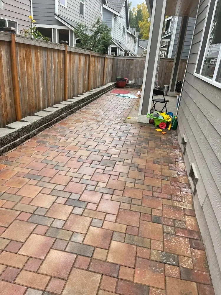 Reliable lawn care service with custom design in Lynnwood, WA by 2Bellas Landscaping Services