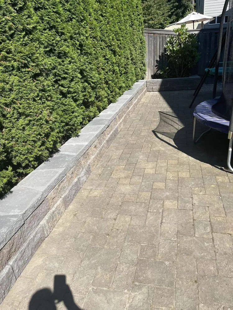 Affordable residential landscaping for residential properties in Lynnwood, WA by 2Bellas Landscaping Services