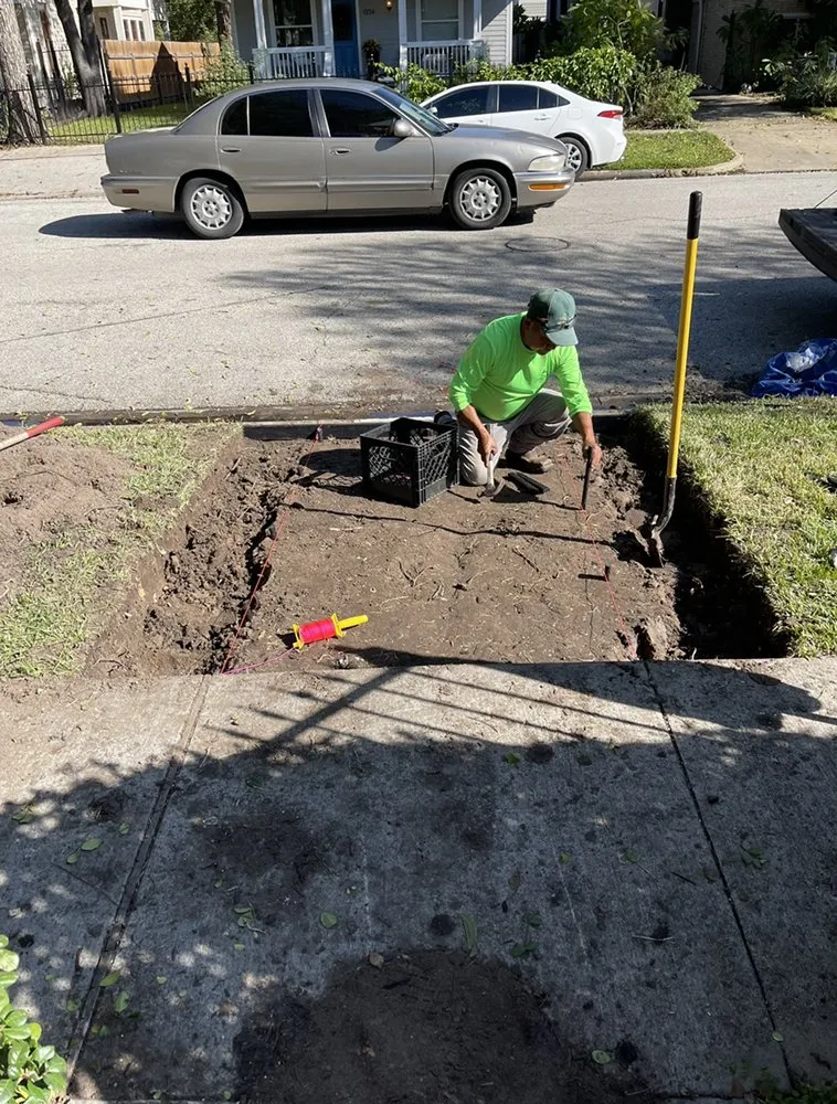 Affordable yard cleanup service with custom design across Katy, TX - 2Gals Landscaping And Construction