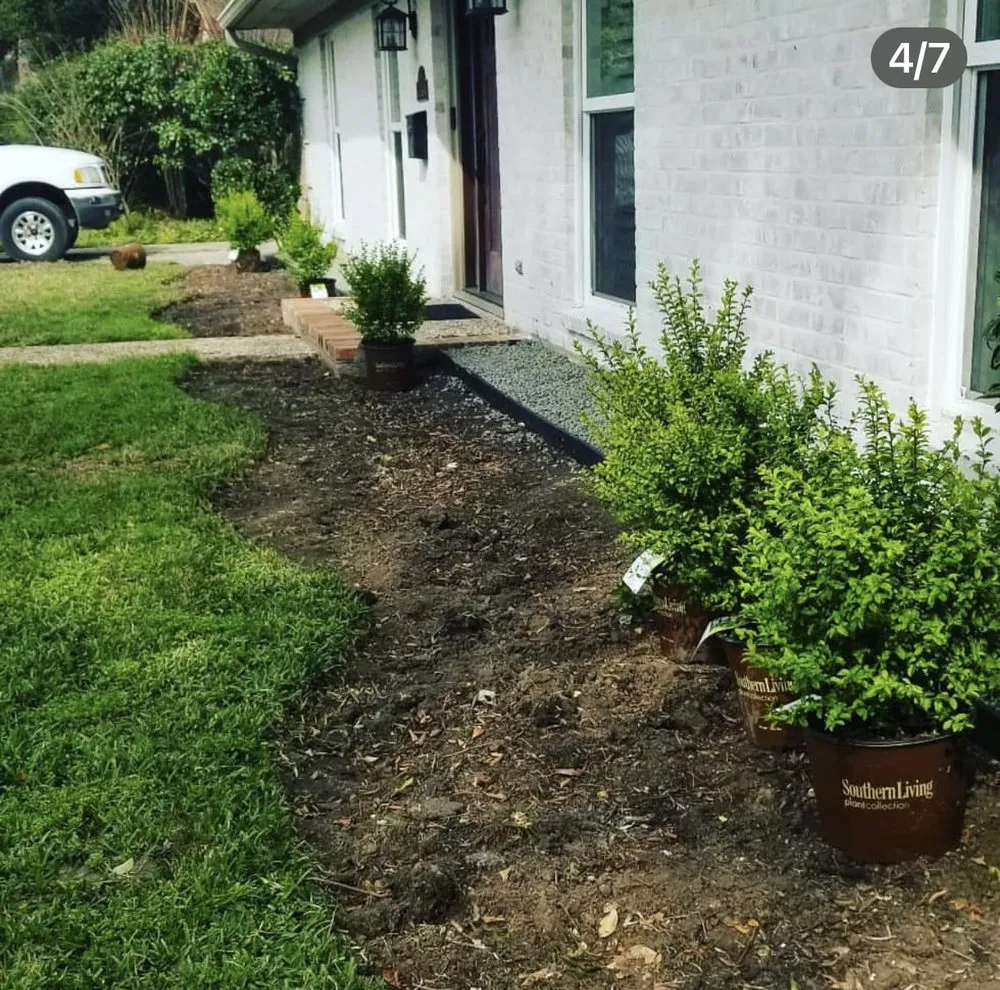 Custom lawn care service for beautiful yards in Katy, TX by 2Gals Landscaping And Construction