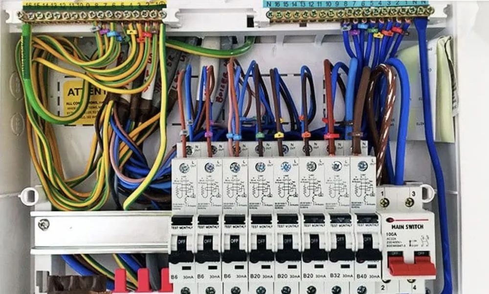 Professional yard maintenance in Lauderdale Lakes, FL - 2js Maintenance And Lawn Care