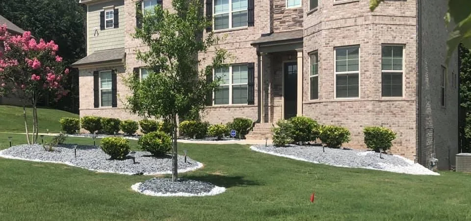 Reliable yard maintenance in Warner Robins, GA by 2KC