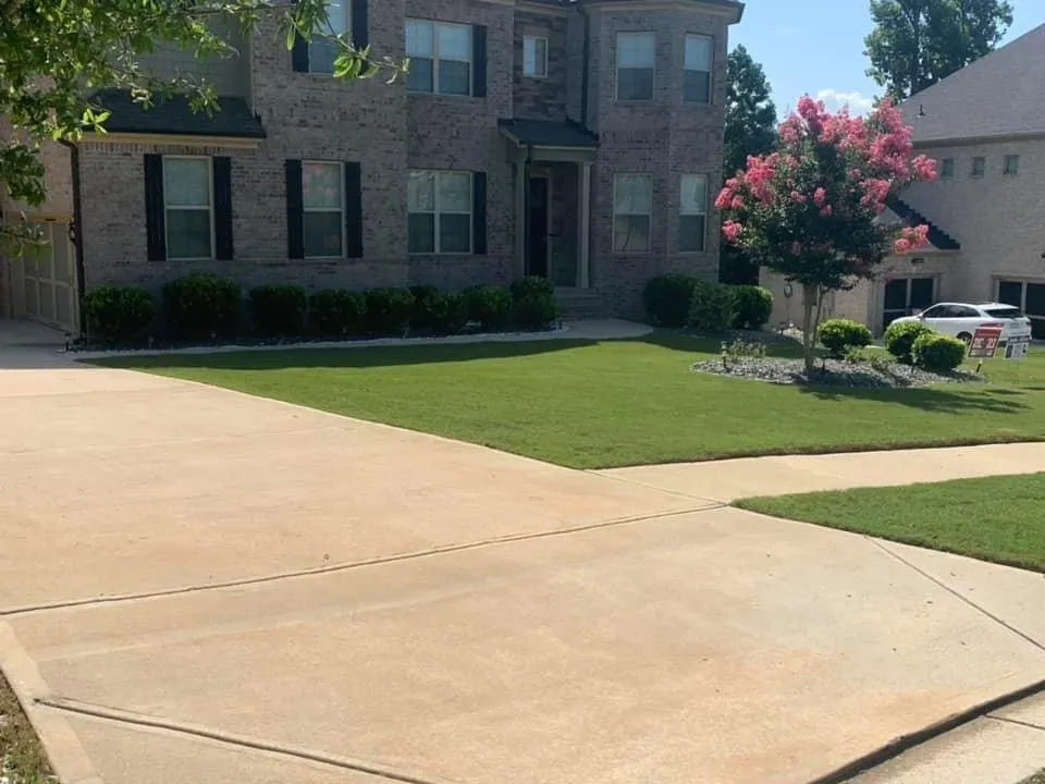 Professional outdoor landscaping in Warner Robins, GA by 2KC