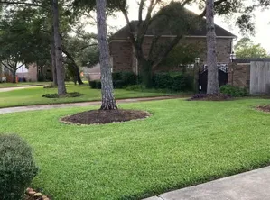 Local lawn mowing service experts serving Apopka, FL - 2K'S Landscaping