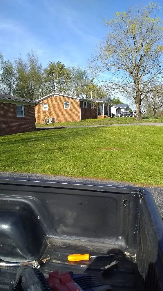 Reliable lawn care service in Winchester, TN - 2M Lawn Care