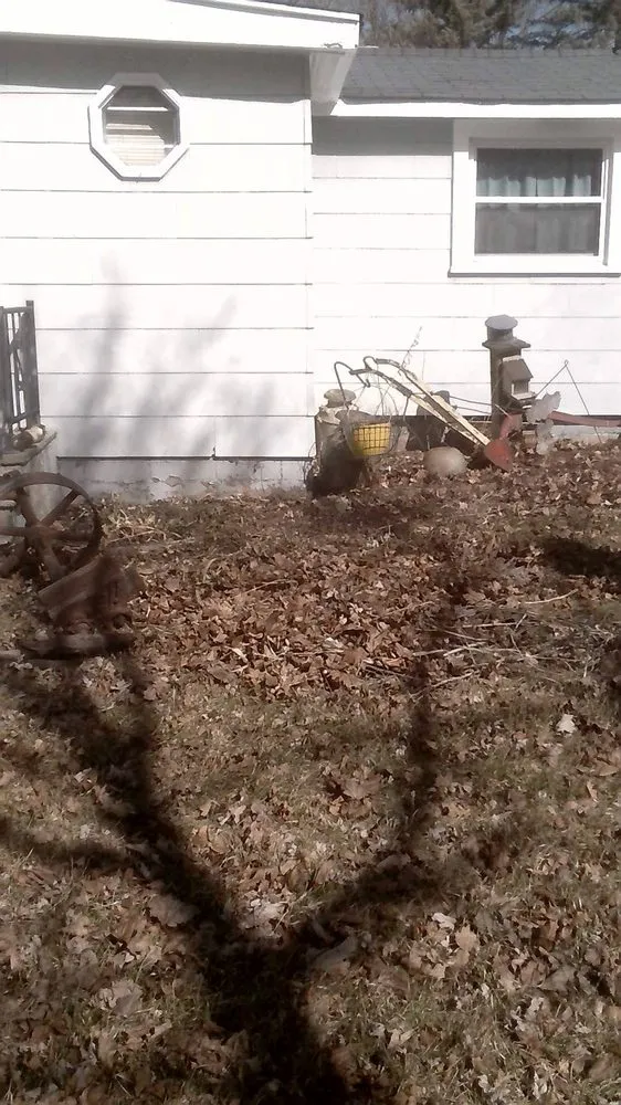 Custom yard maintenance in Rockford, IL by 2M Lawncare