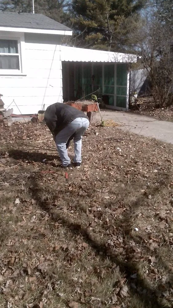 Custom lawn care service experts serving Rockford, IL - 2M Lawncare