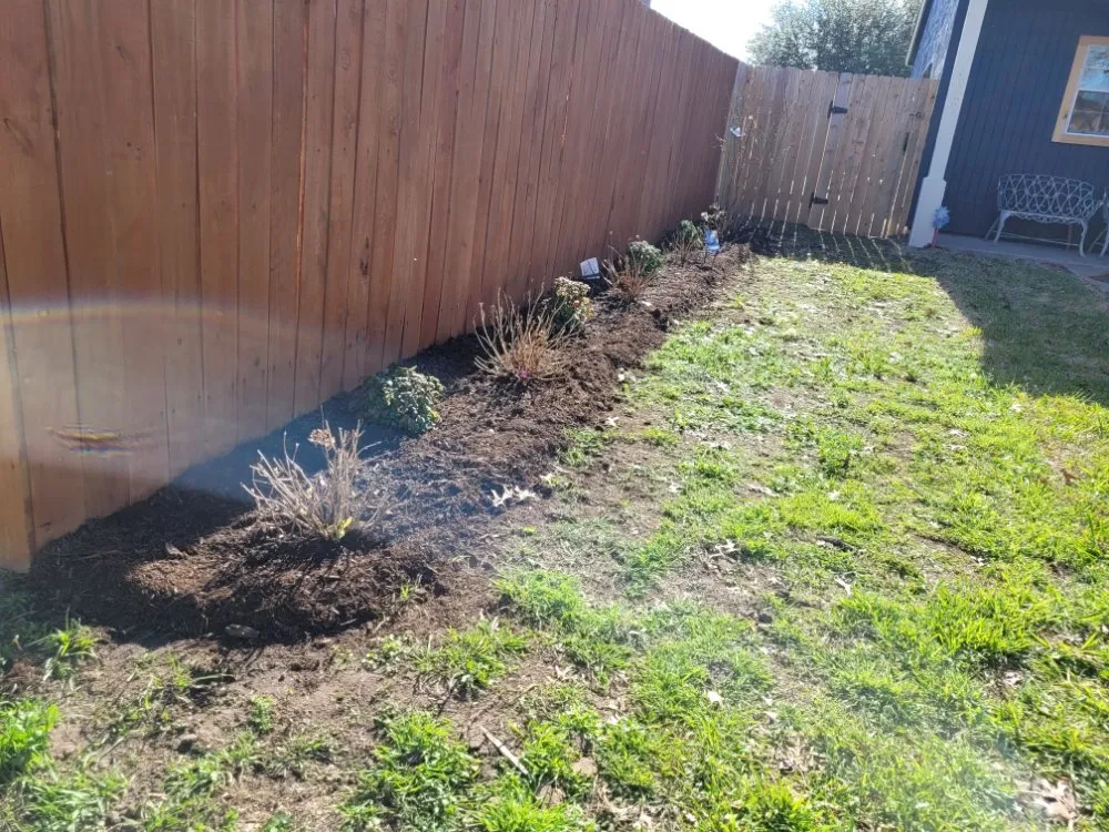 Local yard maintenance experts serving Lockhart, TX - 2nd Chance Landscaping And Lawncare