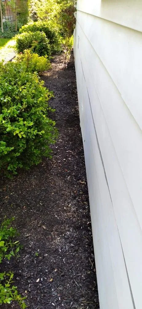 Professional yard maintenance experts serving Elyria, OH - 2nd Chance Landscaping