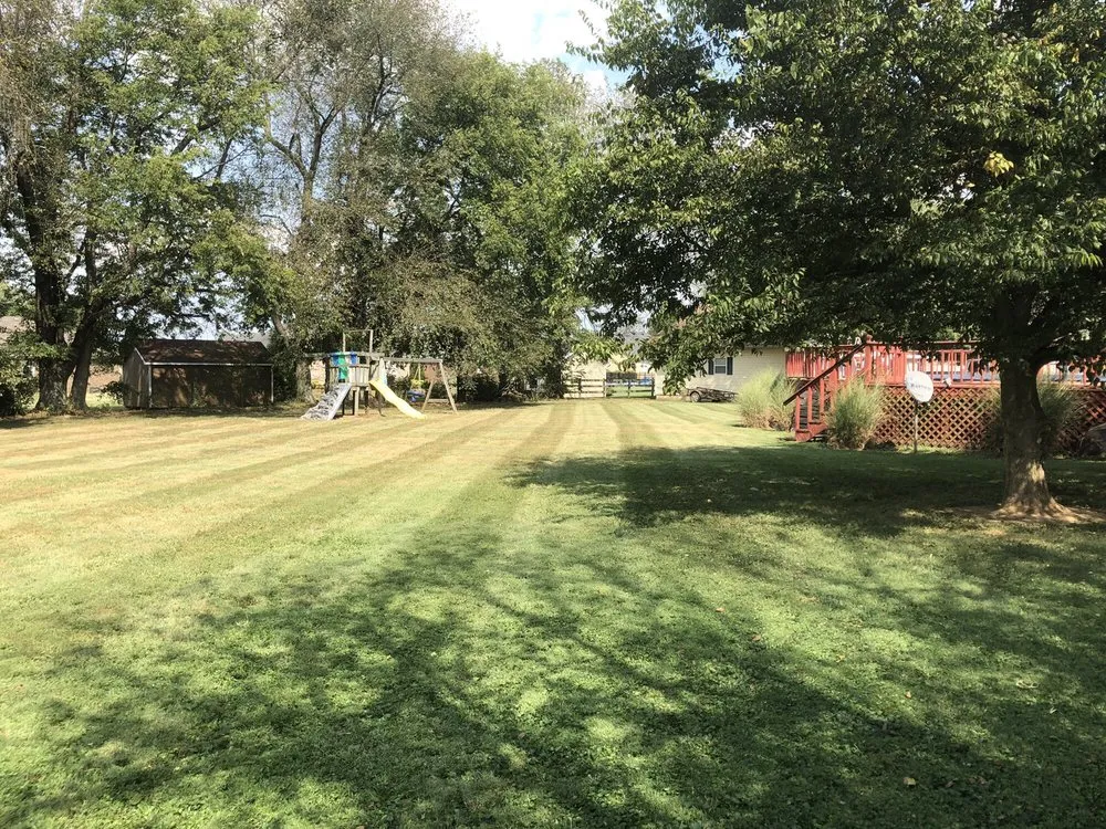 Professional outdoor landscaping experts serving Oakland, KY - 2nd To None Lawncare