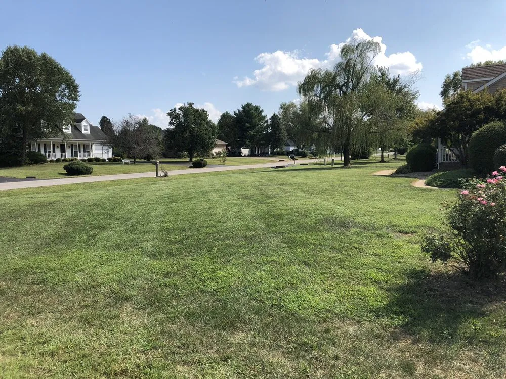 Custom lawn care service in Oakland, KY - 2nd To None Lawncare