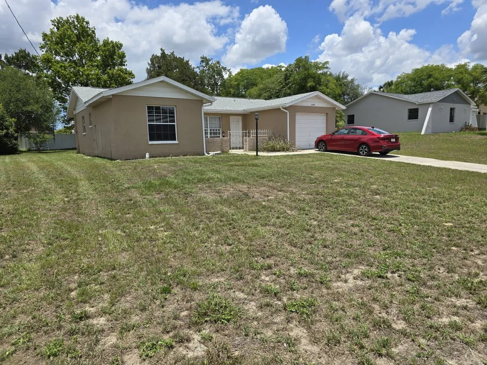 Professional yard maintenance in Spring Hill, FL by 2R Solutions Landscaping Service