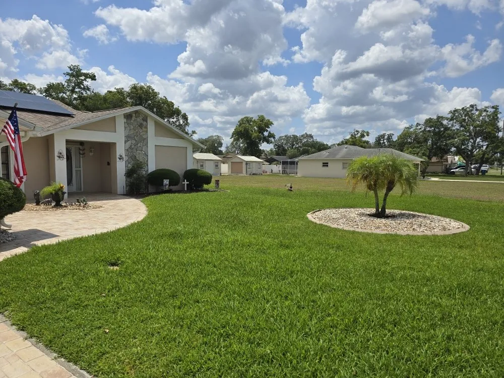 Reliable garden landscaping in Spring Hill, FL - 2R Solutions Landscaping Service