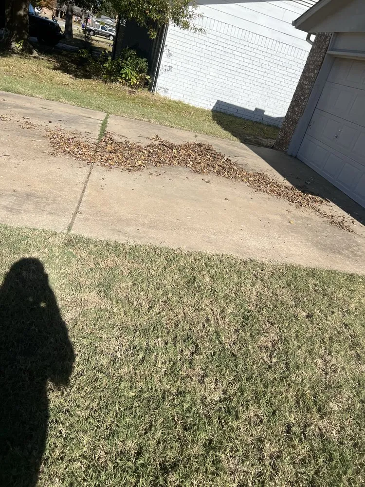 Professional landscaping services for year-round maintenance in Broken Arrow, OK by 2way pros