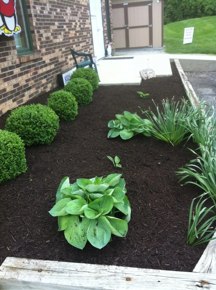 Custom lawn care service experts serving Lawrence, IN - 3 Amigos Landscaping