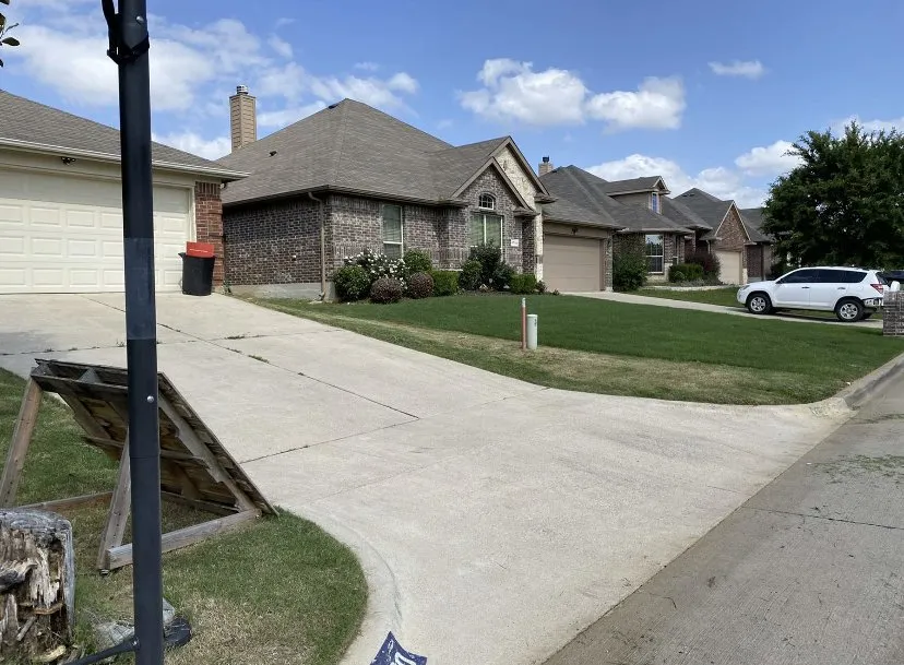Professional lawn mowing service with custom design across Midlothian, TX - 3 Amigos Lawn Care