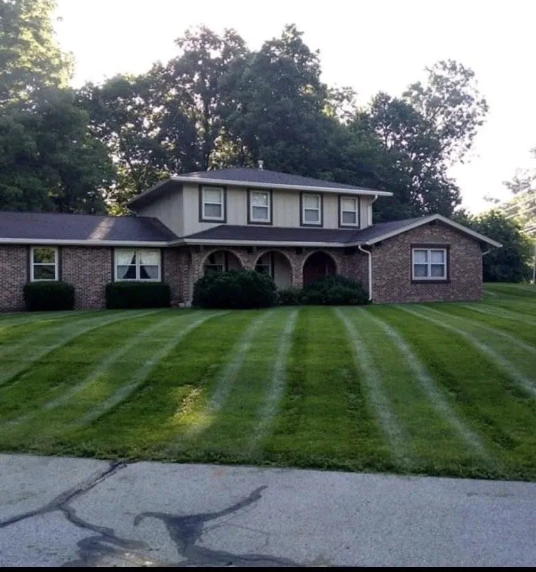 Custom lawn care service in Huntington Station, NY by 3 Brother’s Lizama Landscaping