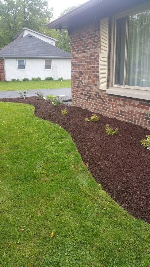 Local yard maintenance experts serving Indianapolis, IN - 3 Crowns Landscaping