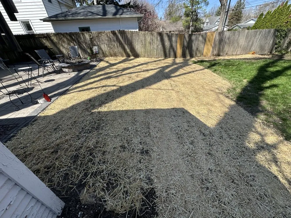 Top-rated garden landscaping in Bloomington, IL by 3 Generaciones Landscaping and maintenance