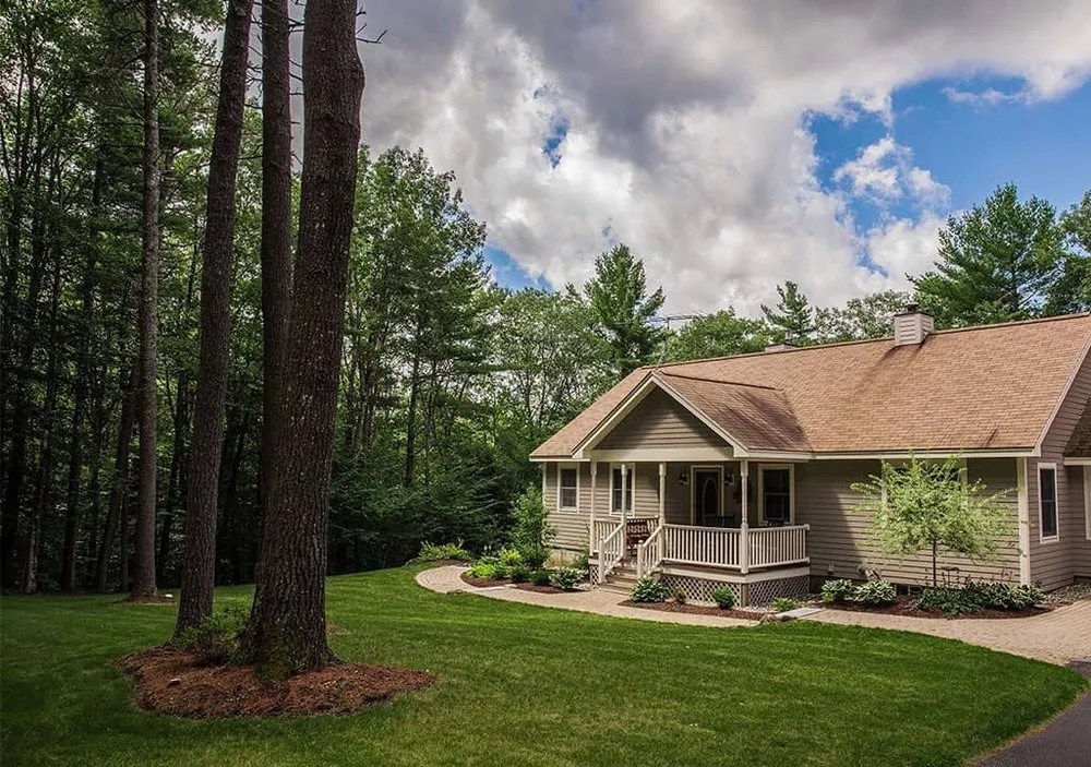 Custom lawn mowing service in Plymouth, NH - 3 Lakes Landscaping