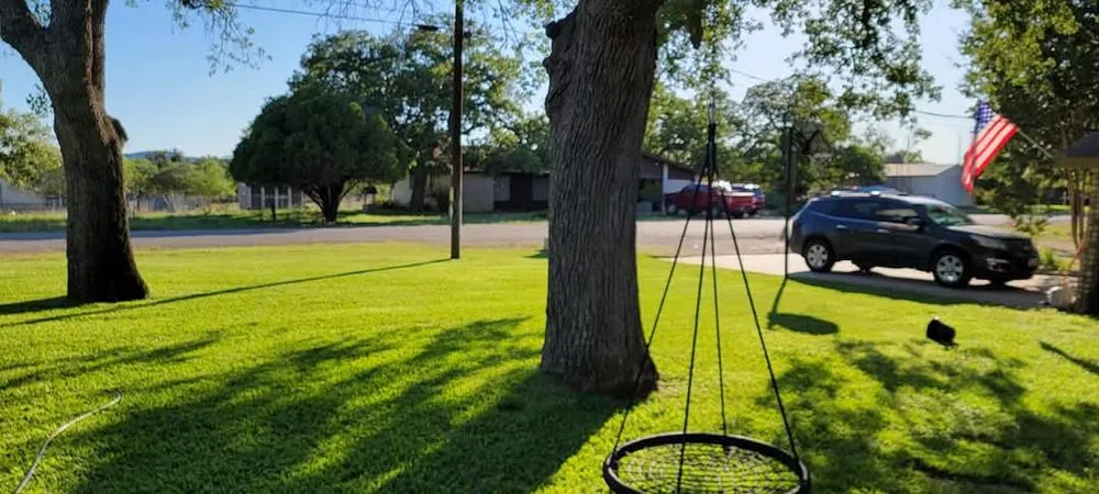 Expert landscaping services experts serving Kingsland, TX - 3 Lakes Yard Service & Lindas House Keeping