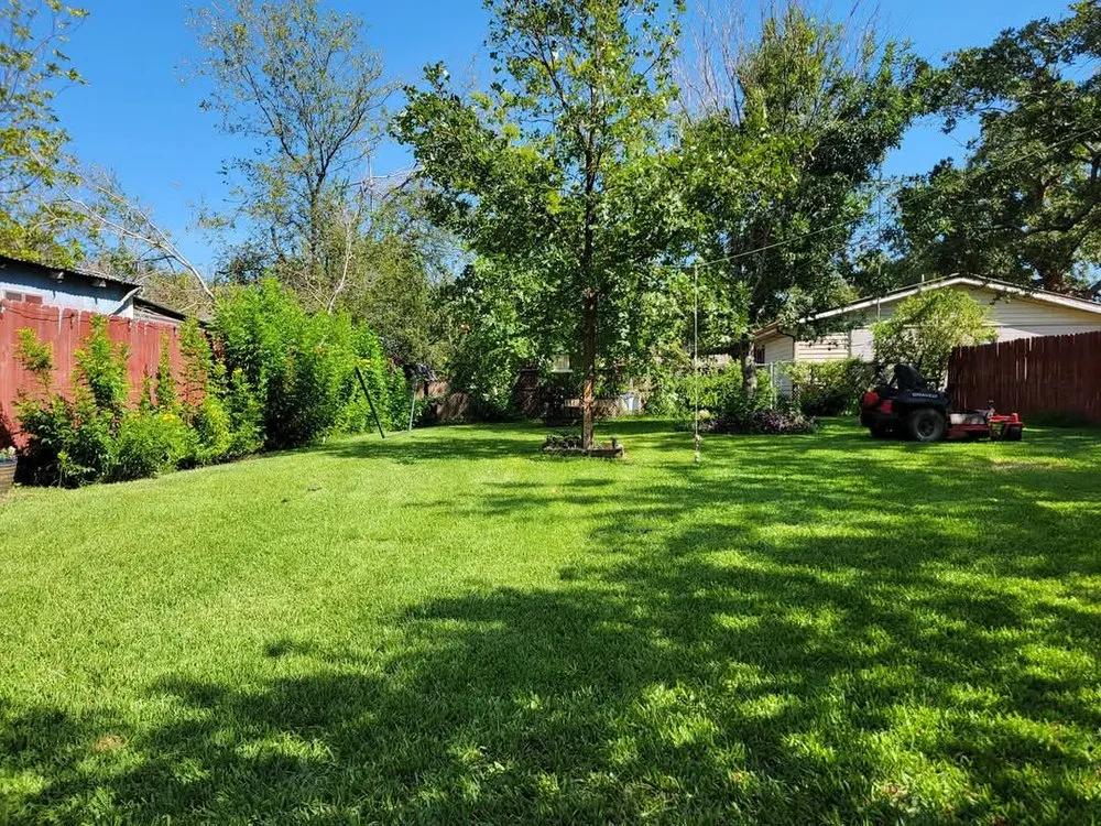 Expert landscape installation in Kingsland, TX - 3 Lakes Yard Service & Lindas House Keeping