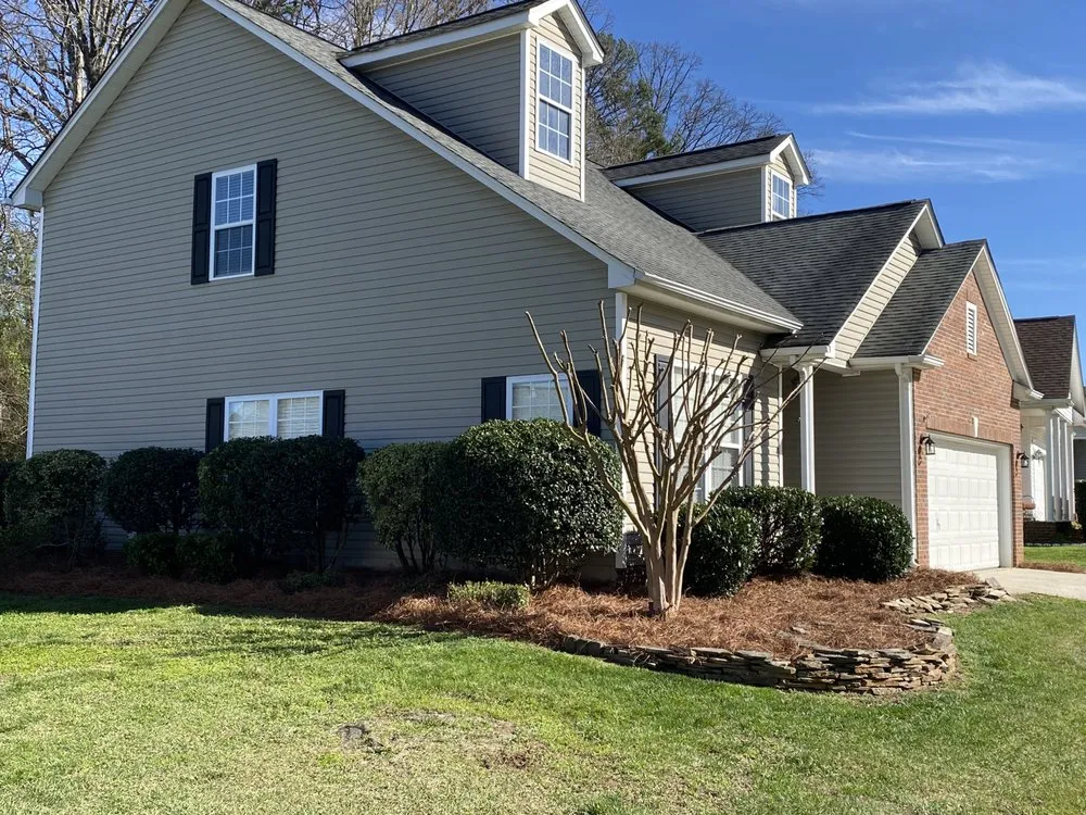 Trusted yard maintenance experts serving Charlotte, NC - 3 N 1 Lawn Care