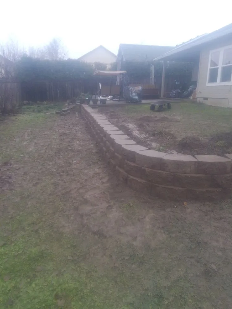 Custom yard maintenance experts serving Eagle Point, OR - 3 Oaks Landscape