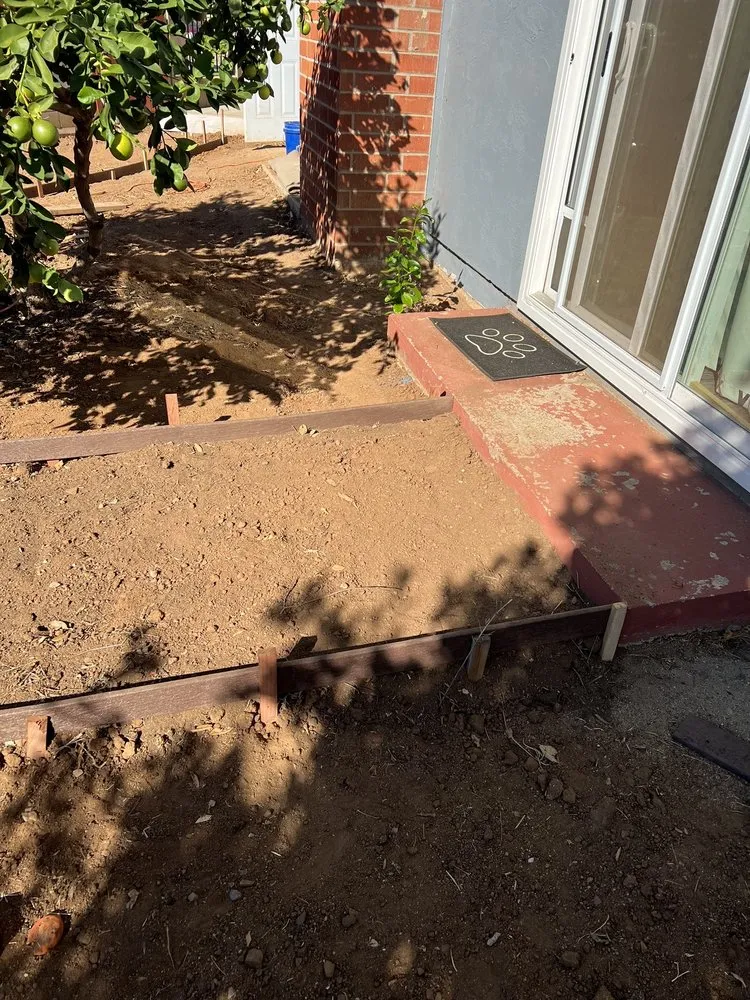 Reliable lawn mowing service experts serving Vista, CA - 3 Rivers Outscapes & Tree Service