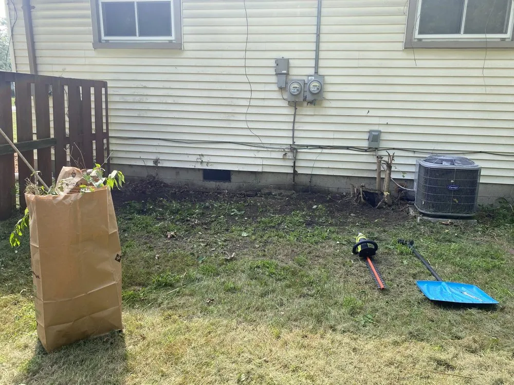 Expert yard cleanup service in Farmington Hills, MI - 3 T’s Landscaping