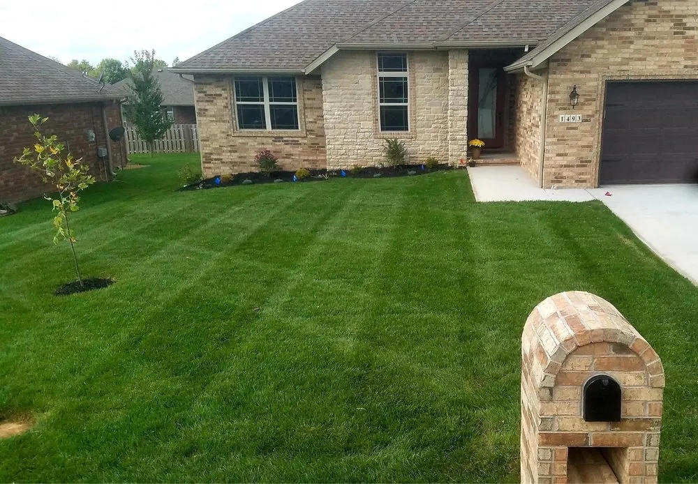 Custom residential landscaping in Laurel, DE - 302 Yardworks